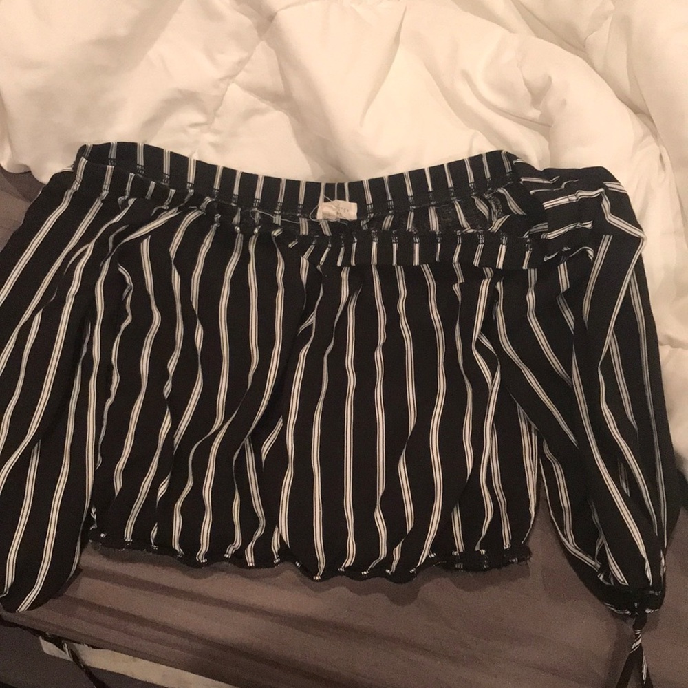 Off the sholder crop top